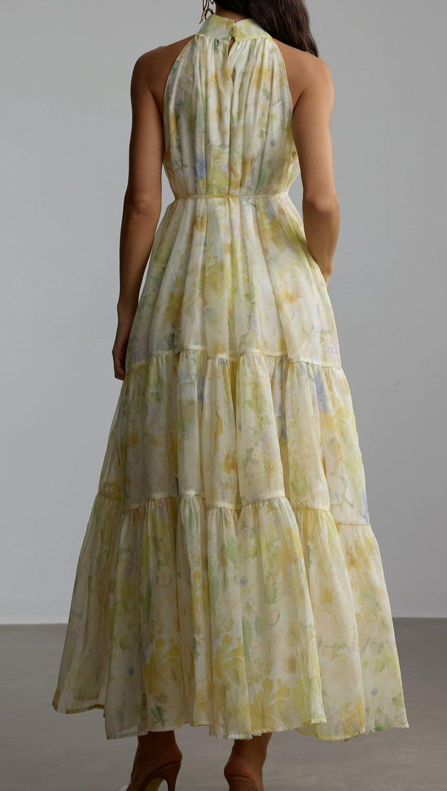 Caroline – Ärmelloses Maxikleid mit Blumendruck in Gelb