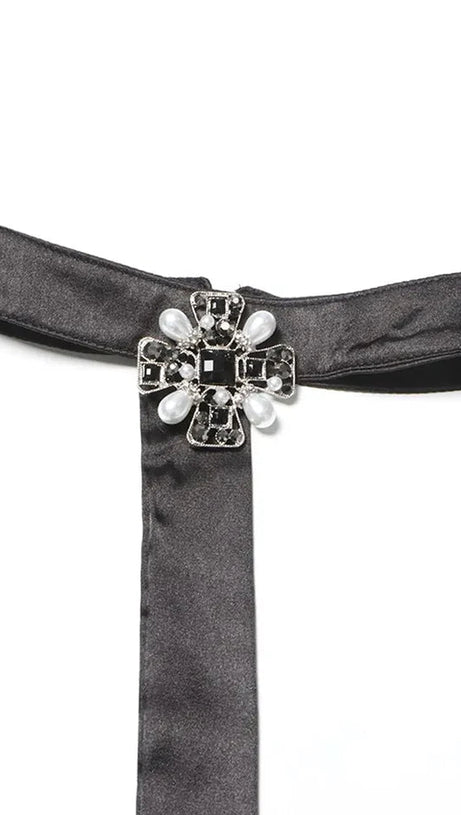 GONNA DA COMPLETO CON PAILLETTES DECORATE CON PERLE