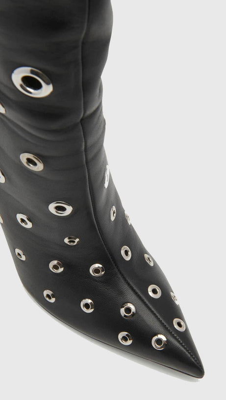 Clara Kniehohe Lederstiefel mit Nietenausschnitt