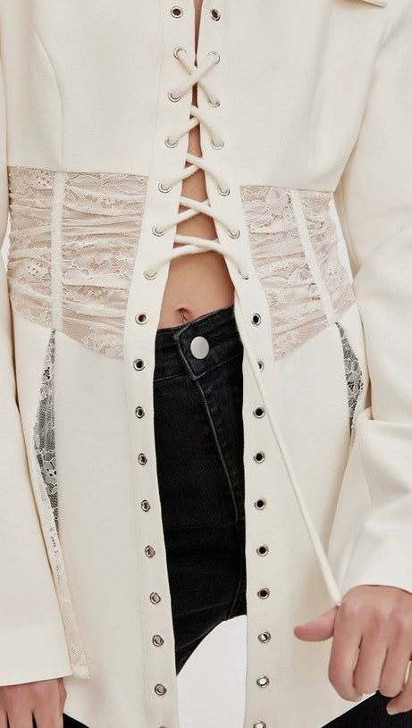 Melany – Durchsichtiges Schnürhemd in Weiß