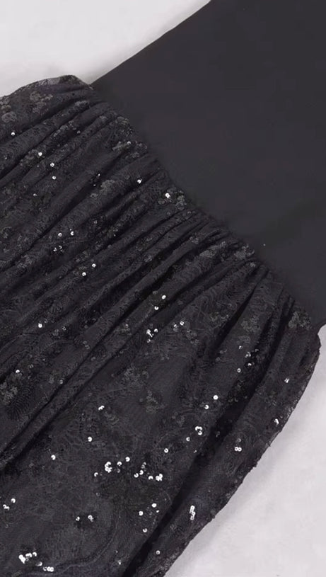 ABITO LUNGO IN PIZZO CON PAILLETTES A SIRENA NERO