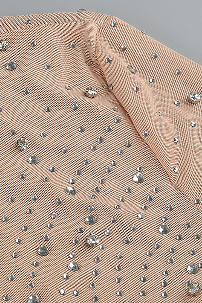 Hautfarbenes, transparentes Kleid mit Kristallverzierung