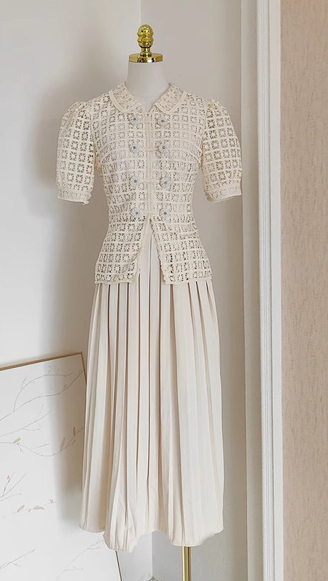 DOUBLE BREASTED LANTERN SLEEVE LACE TOP PLEATED SKIRT SET IN APRICOT