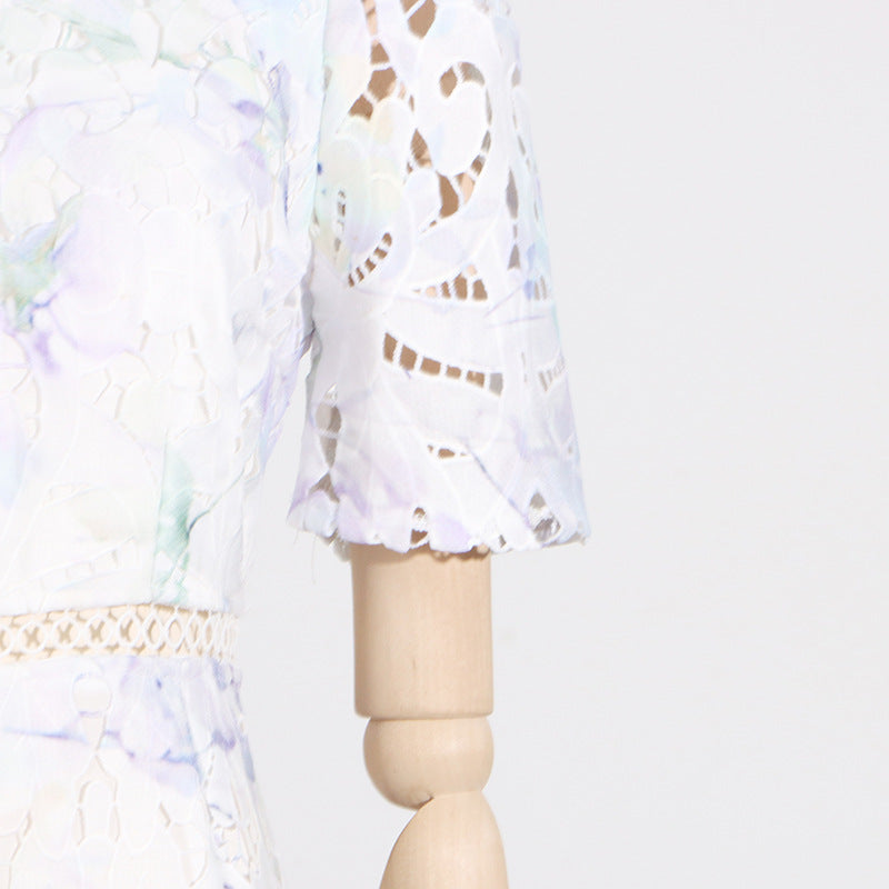 ABITO MIDI IN PIZZO CON MANICHE A SBUFFO E COLLO ALTO, BIANCO