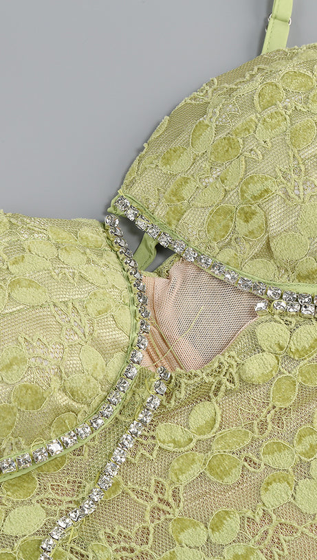 Grüne Midikleider mit Spitze und Kristallen