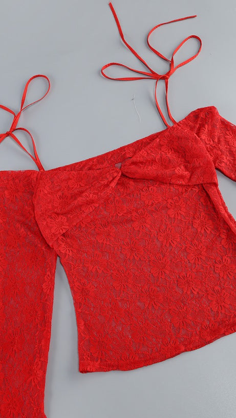 Helen – Zweiteiliges Set mit Spitzen-Blumenapplikation in Rot