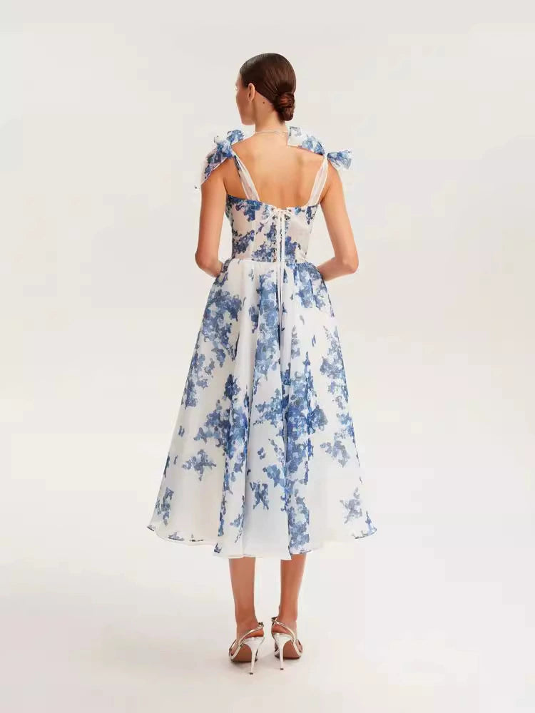 PRIMA HELLBLAUES MIDIKLEID MIT BLUMENMUSTER IN A-LINIE UND TRÄGERN