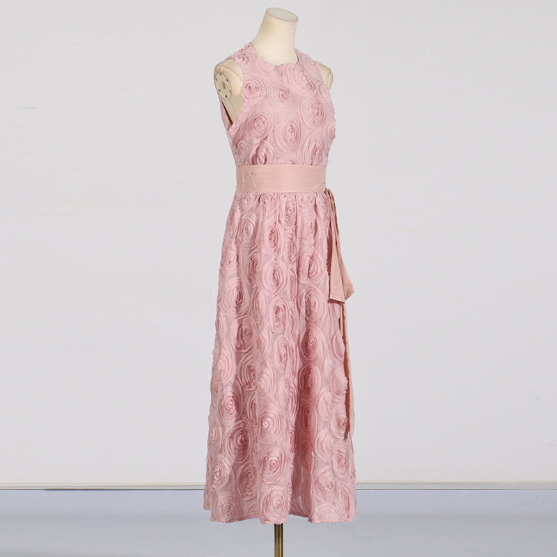 MIDIKLEID AUS ROSETTEN-TÜLL UND SATIN MIT GEWEBTEM GÜRTEL IN PINK