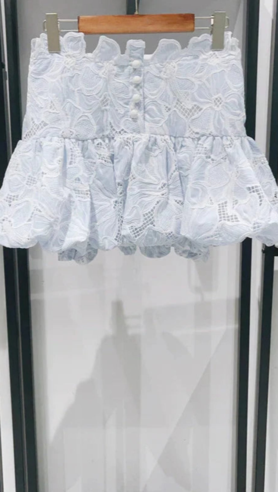 LACE FLOWER EMBROIDERY MINI SKIRT IN SKY BLUE