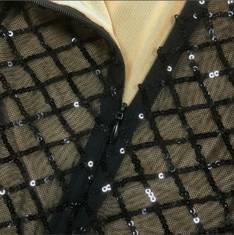 Maxikleid mit Pailletten und Schleifendetail in Schwarz