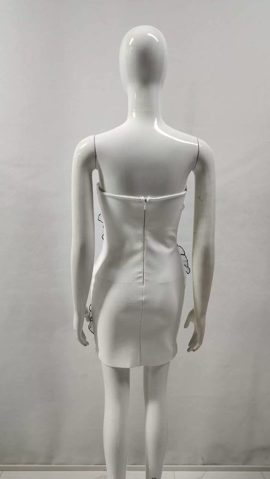 OFF SHOULDER FLORAL MINI DRESS IN WHITE