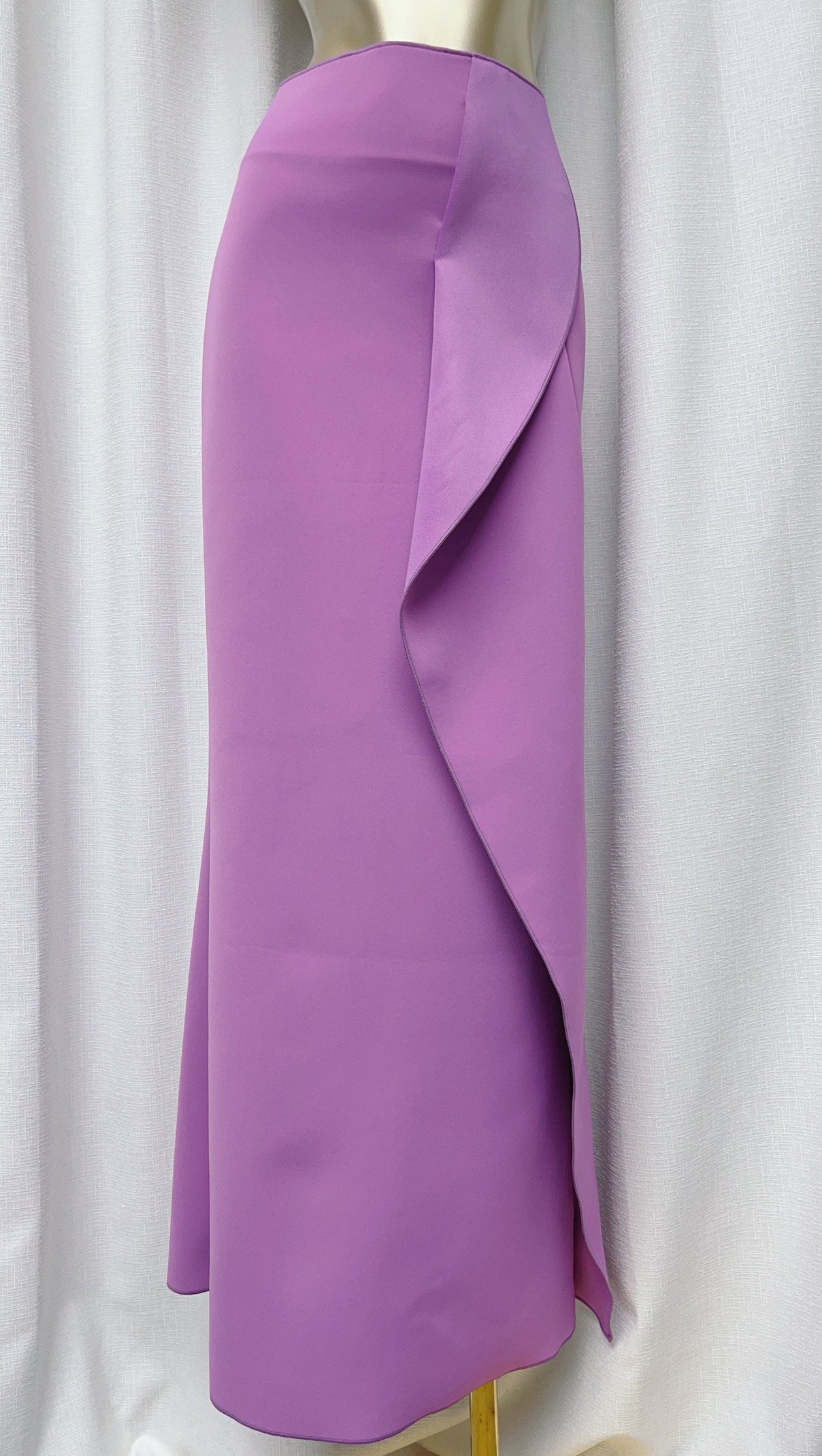 AIIZIE IRREGULAR RUFFLE FISHTAIL SKIRT IN PURPLE - product image