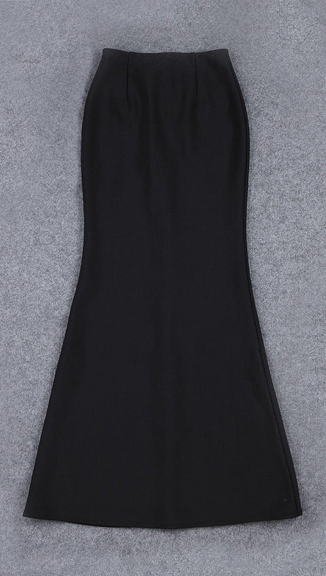 SET MIT 3D-BLUMENVERZIERUNG IN SCHWARZ