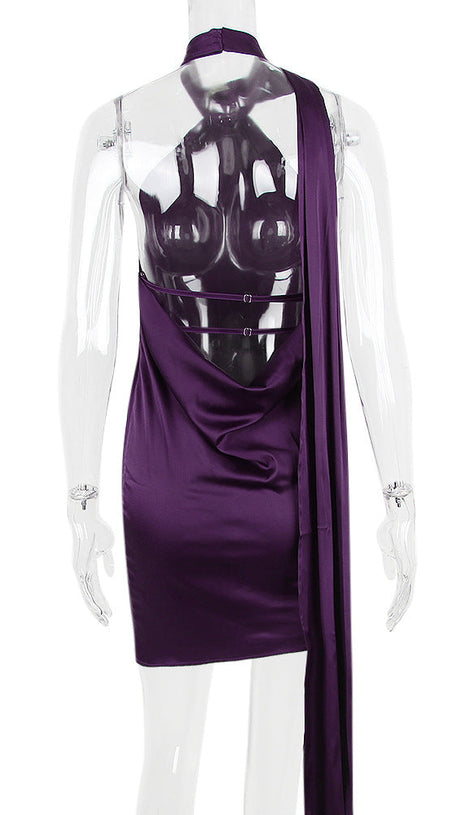 ABITO CON SCOLLO AVVOLGENTE IN TONALITÀ NOTTE