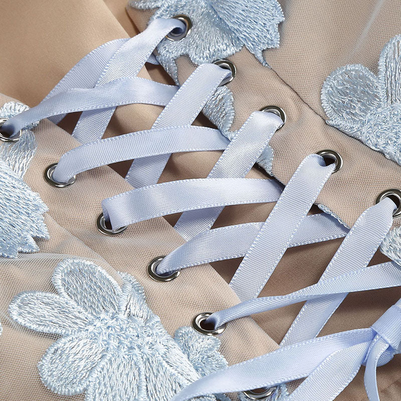 Jessica – Minikleid mit Blumenstickerei in Blau