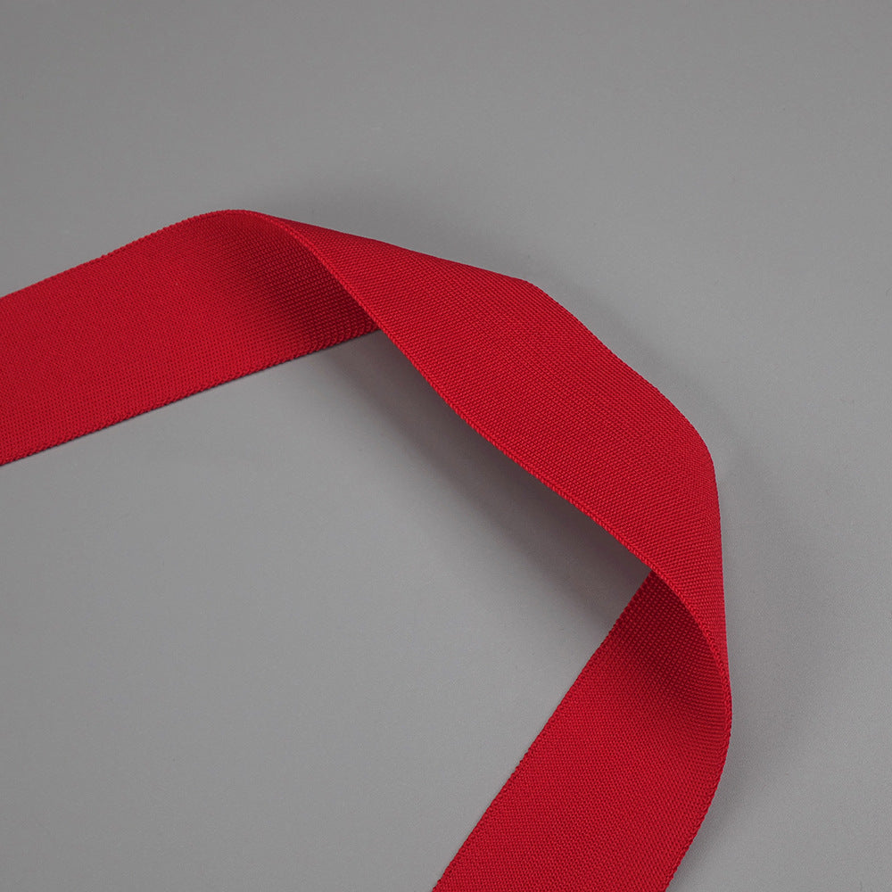 ABITO ROSSO CON SCHIENA SENZA TASCHE E SCOLLO A V