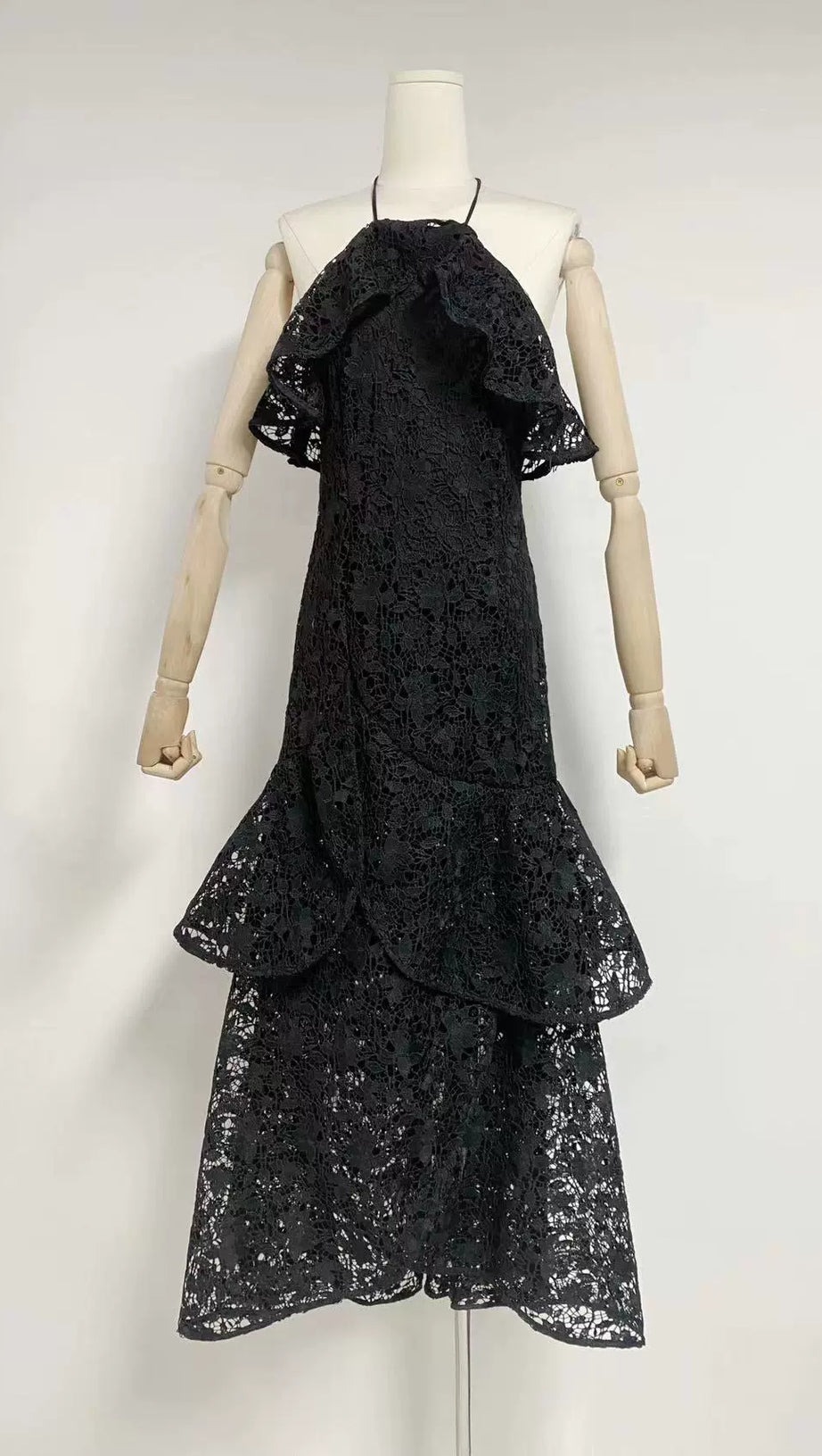 LYNN GARDENIA GUIPURE LACE RUFFLE GOWN IN BLACK