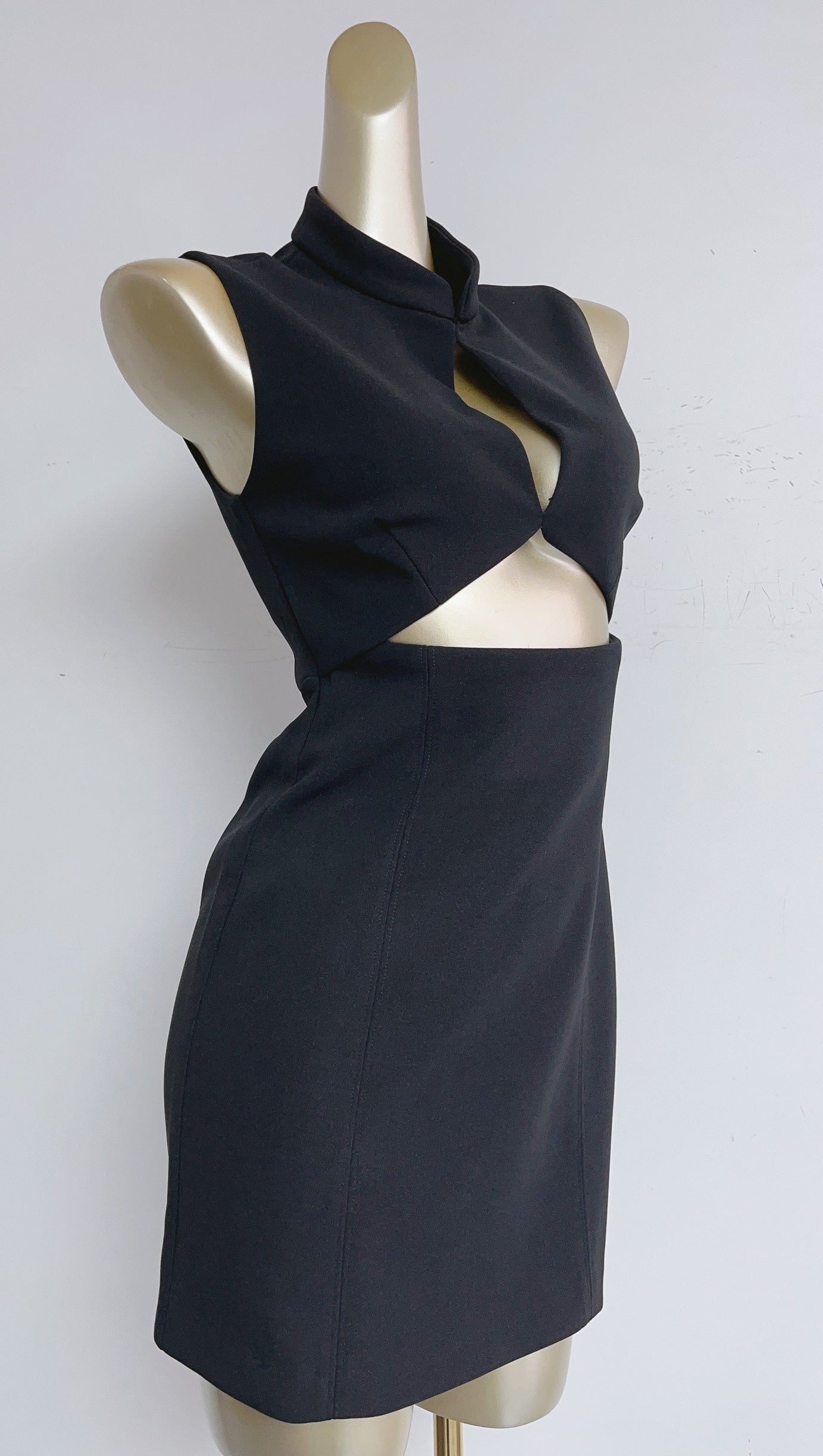 STAND COLLAR CUTOUT MINI DRESS IN BLACK