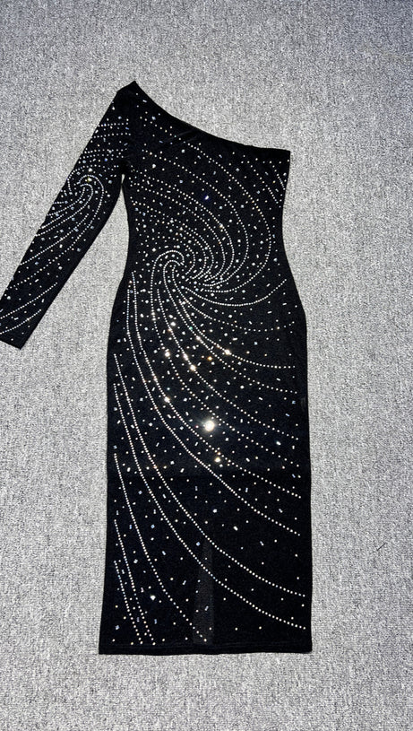 ABITO MONOSPALLA CON STRASS