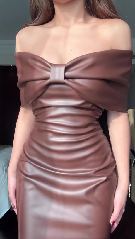 MINI ABITO IN PELLE CON FIOCCO SENZA SPALLINE