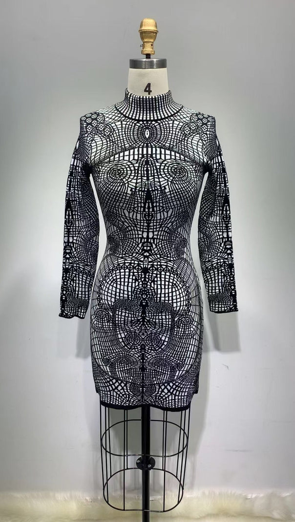 Figurbetontes Minikleid mit Grafikprint
