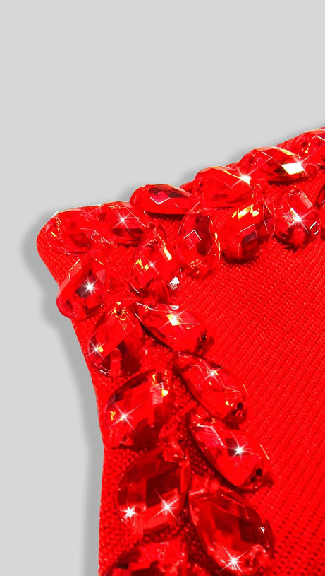 ABITO LUNGO DA SERA CON FASCIA ROSSA E DIAMANTI