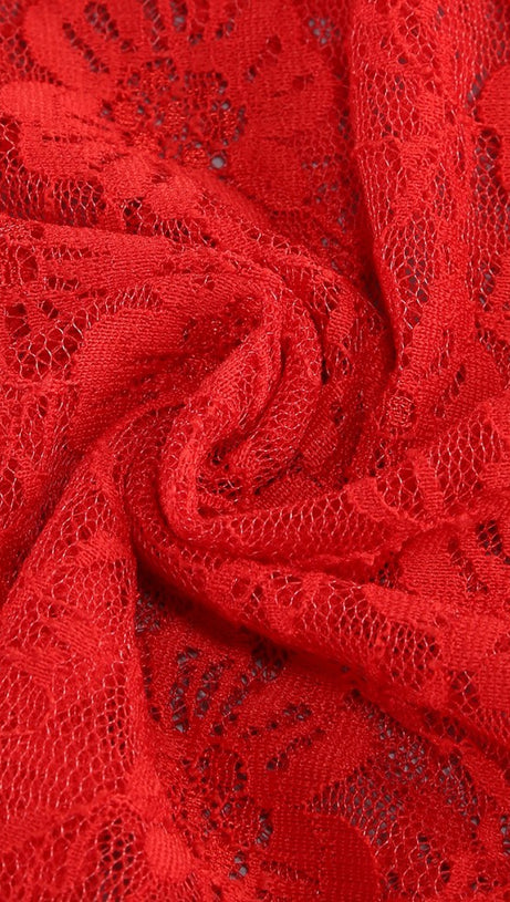 Helen – Zweiteiliges Set mit Spitzen-Blumenapplikation in Rot