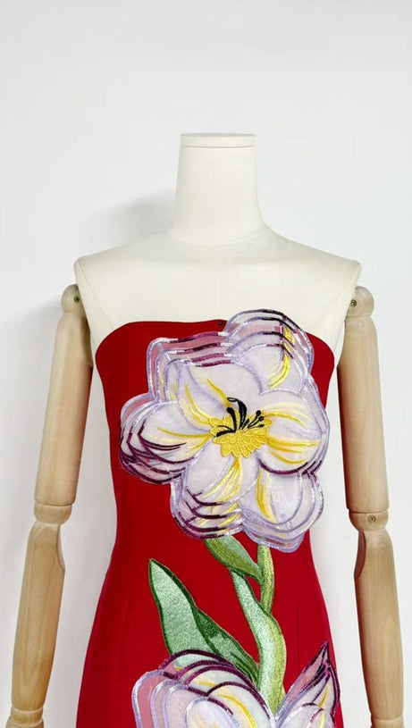 SUZANNE APPLIQUÉ FLORAL BUSTIER MAXI DRESS IN RED