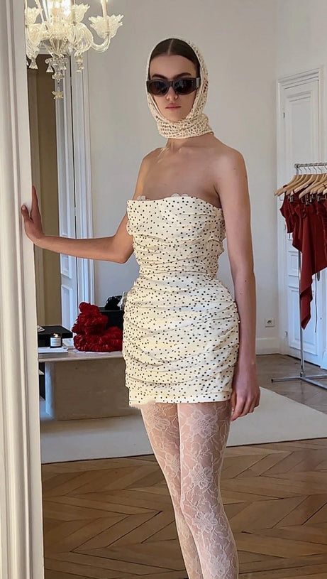 Georgia – Minikleid mit gepunktetem Tube-Top in Aprikose