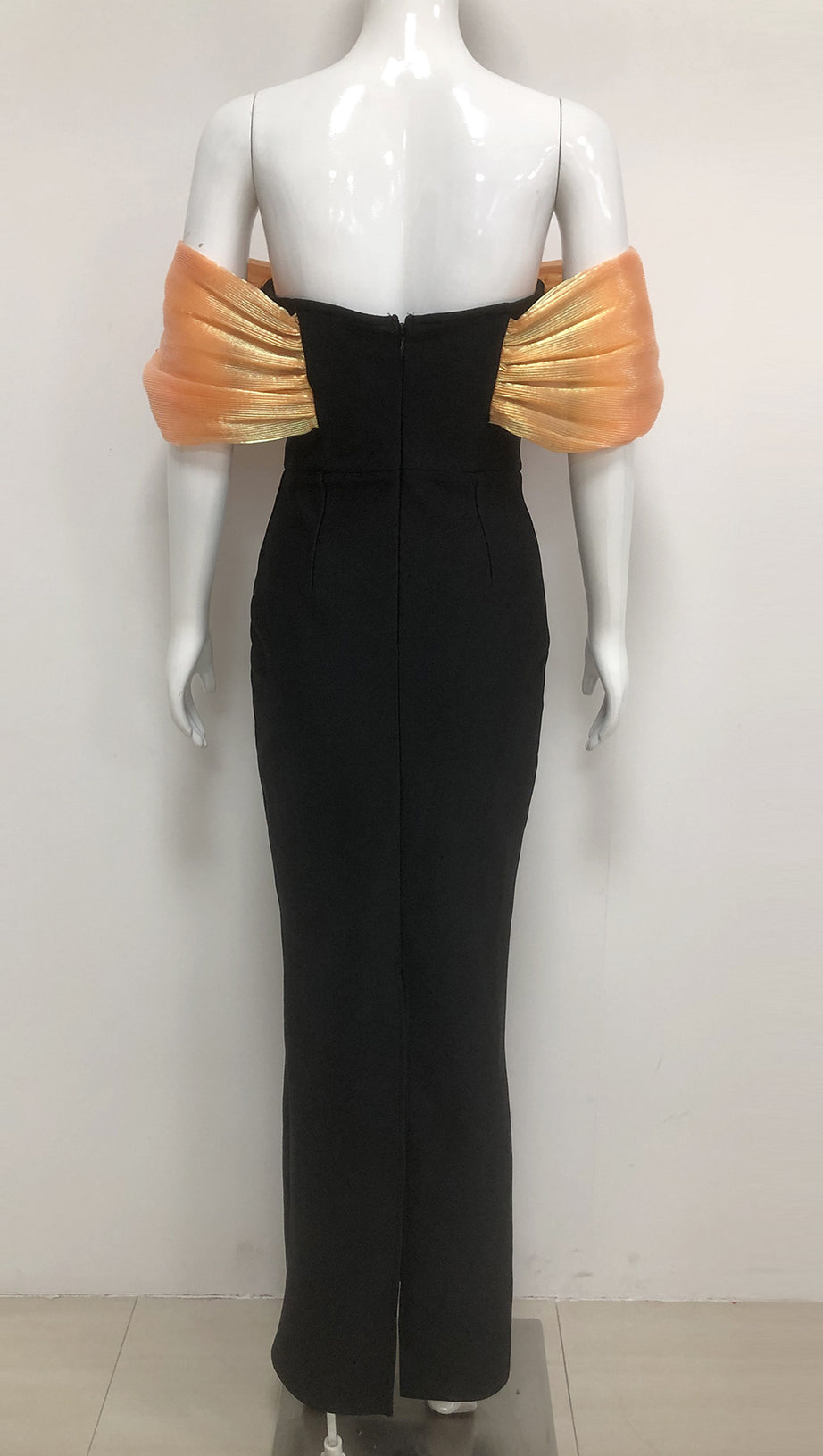 Oranges, schulterfreies Maxikleid mit Perlen