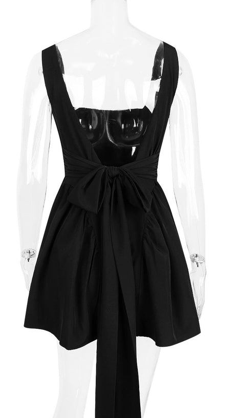 BACKLESS BOW MINI DRESS IN BLACK