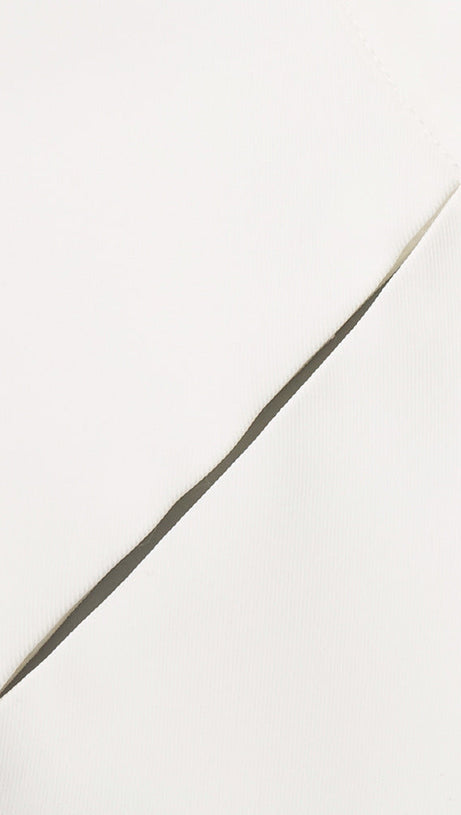 ABITO IN CREPE CON SCOLLO A V, SCHIENA SENZA TAGLIO E HALTER - BIANCO