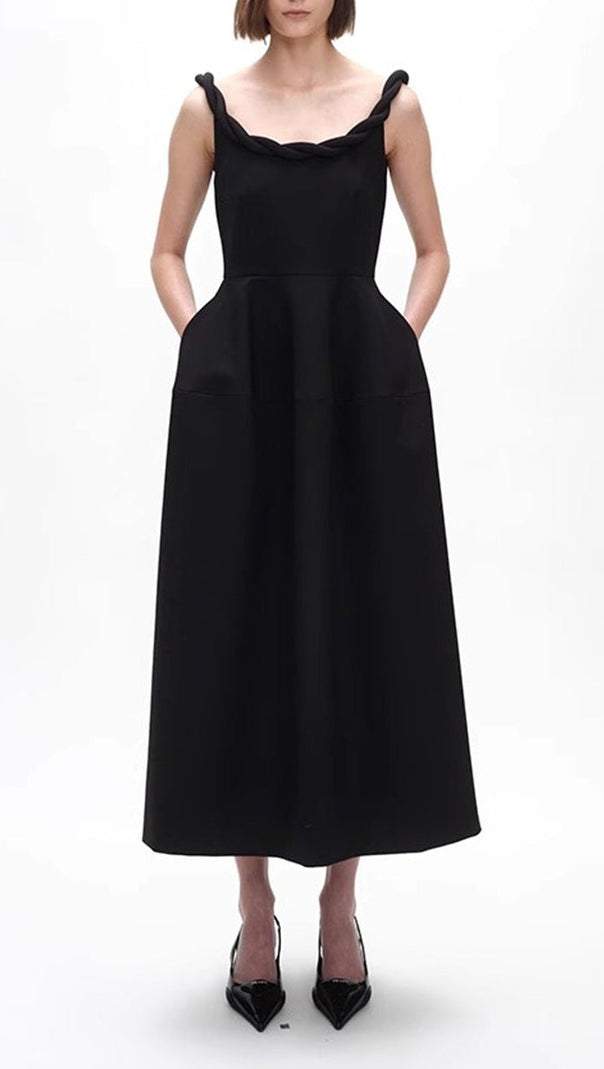 Monica – Midikleid mit geflochtenen Schulterträgern in Schwarz