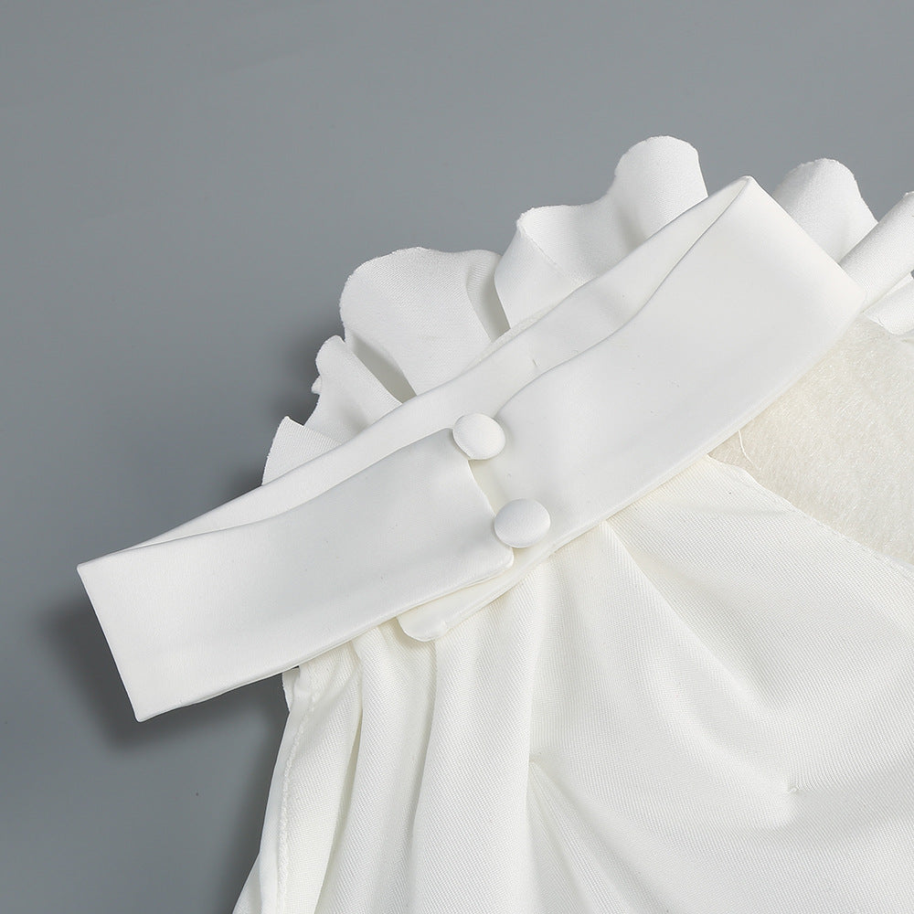 Sherry – Neckholder-Maxikleid mit Blumenapplikation in Weiß 