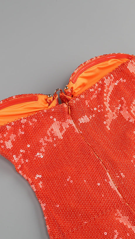 STRAPLESS MIDI DRESS WITH GOLD HARDWARE CUT-DETAIL