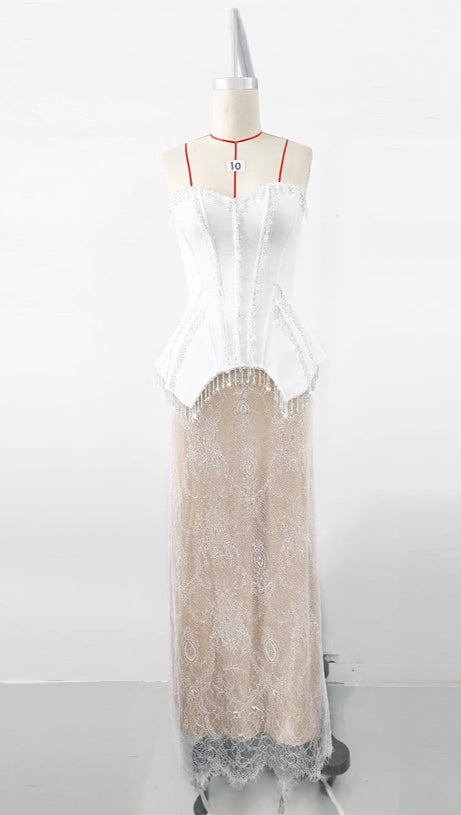 ABITO LUNGO IN PIZZO BIANCO CON CRISTALLI