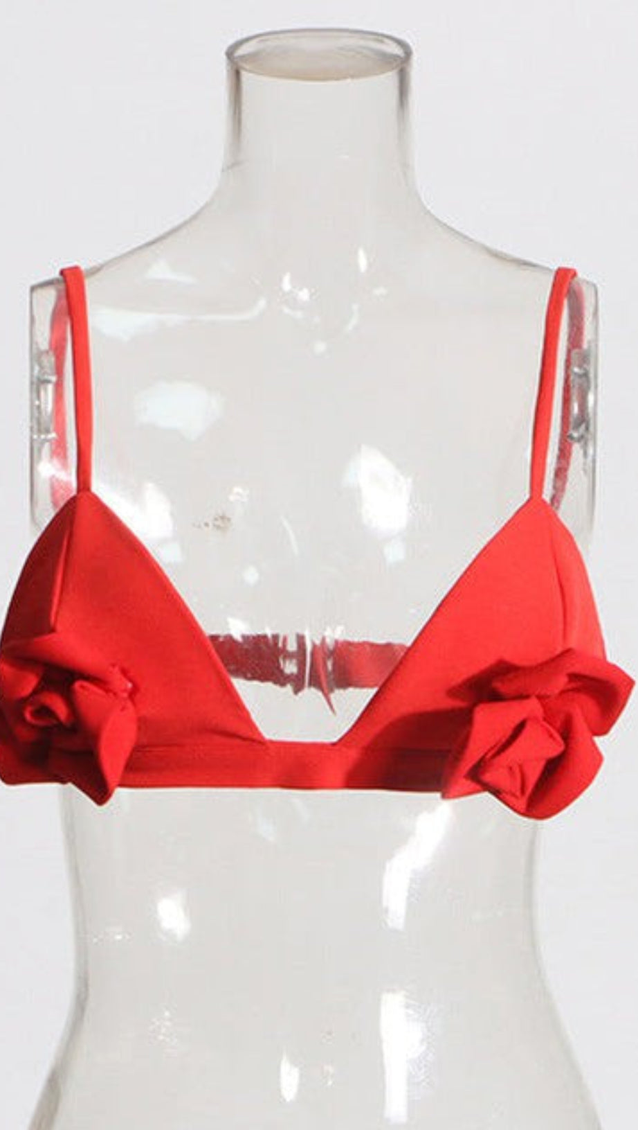 ARIELLE ROTES TOP MIT ROSENVERZIERUNG