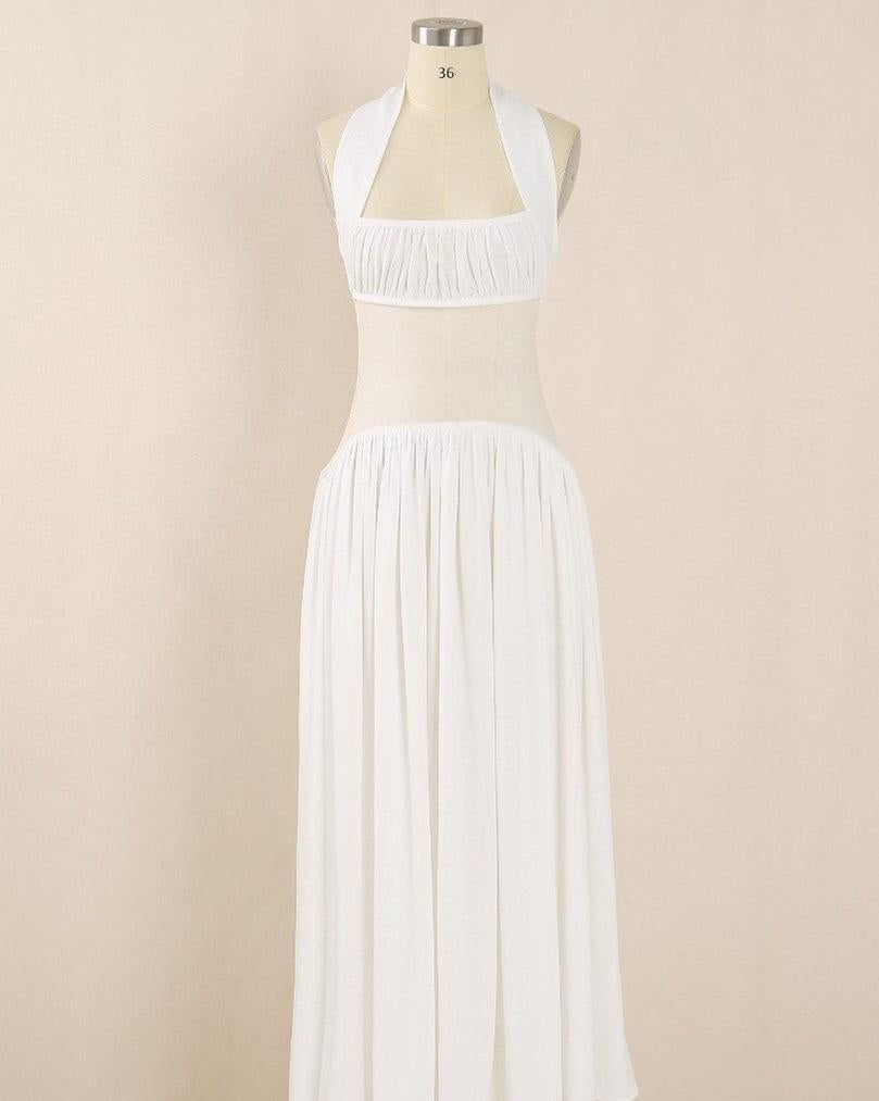Hilary – Neckholder-Maxikleid mit Rüschen in Weiß