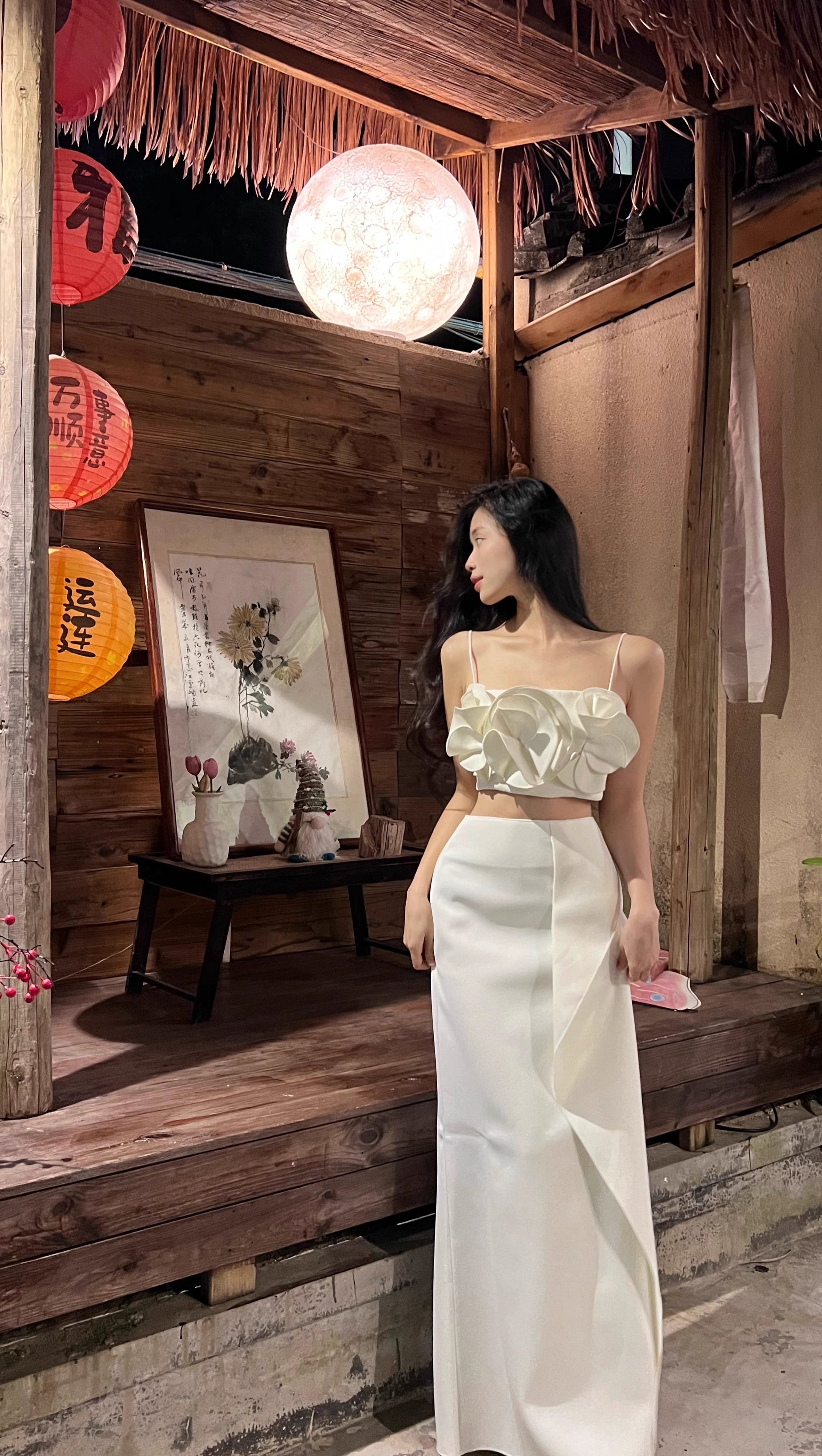 IRREGULAR RUFFLE FISHTAIL SKIRT IN IVORY