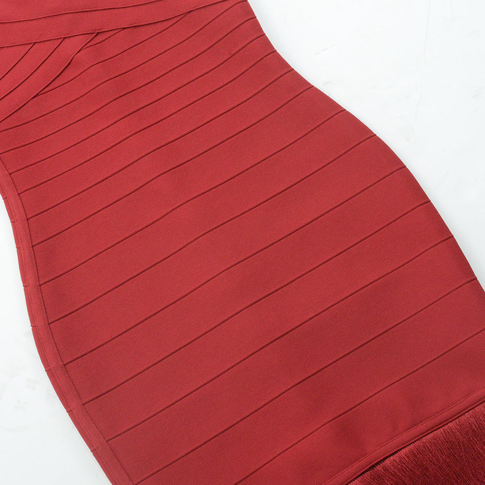 Bodycon-Midikleid aus Bandage-Spitze mit Quasten in Burgunderrot