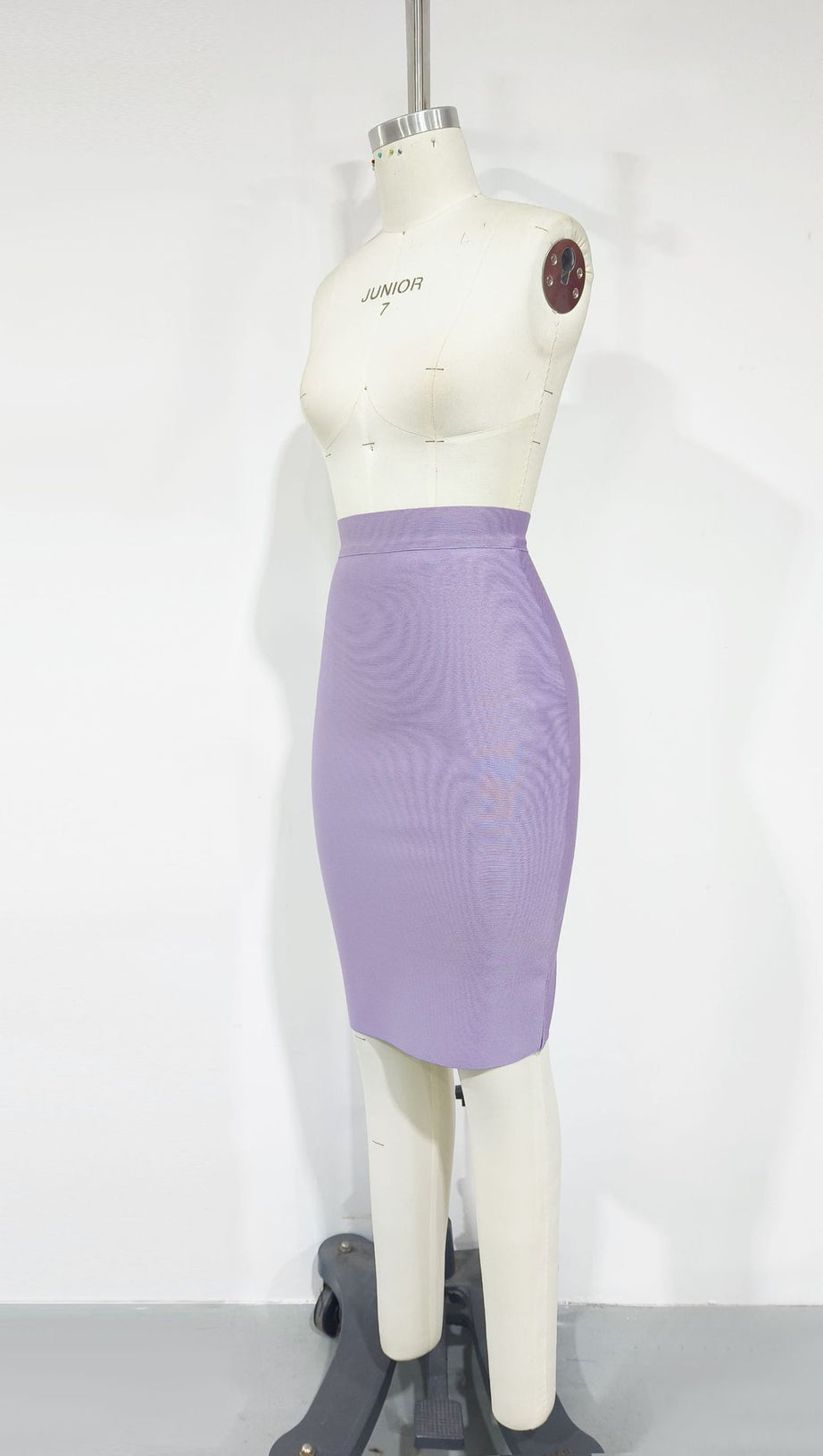 ARO LILA GESTRICKTER MIDIROCK