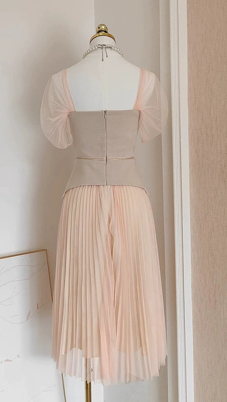 SQUARE COLLAR EMBROIDERED FLOWER MIDI DRESS IN APRICOT