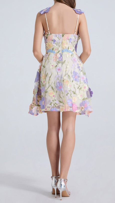 Georgia – Minikleid aus 3D-Blumenspitze in Lila