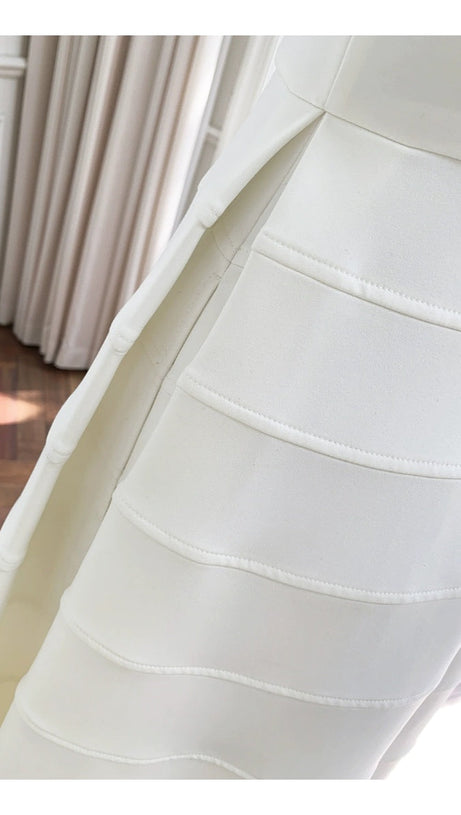 ABITO MIDI SENZA MANICHE CON SCOLLO ALL'AMERICANO E DIAMANTI IN BIANCO