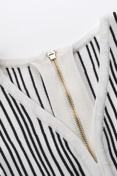 TWO-TONE V-NECK SLEEVELESS FLARED KNIT MINI DRESS