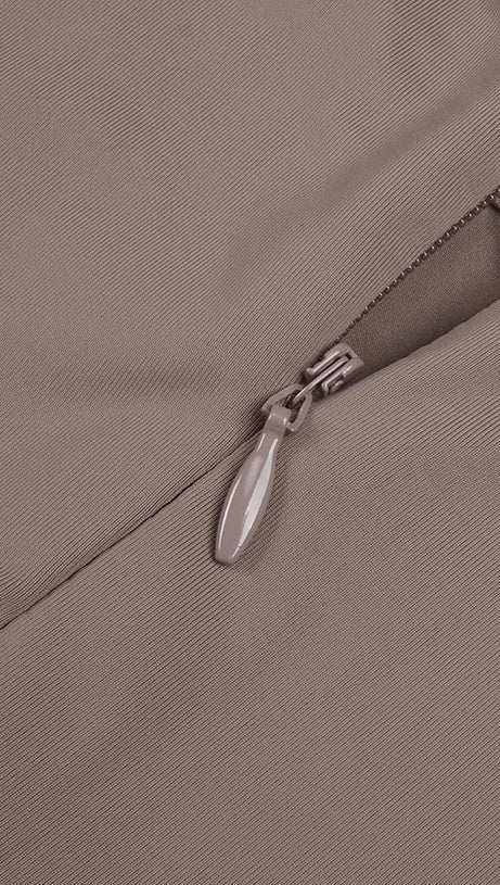 ROUND NECK RIBBED KNIT MAXI DRESS IN COFFEE