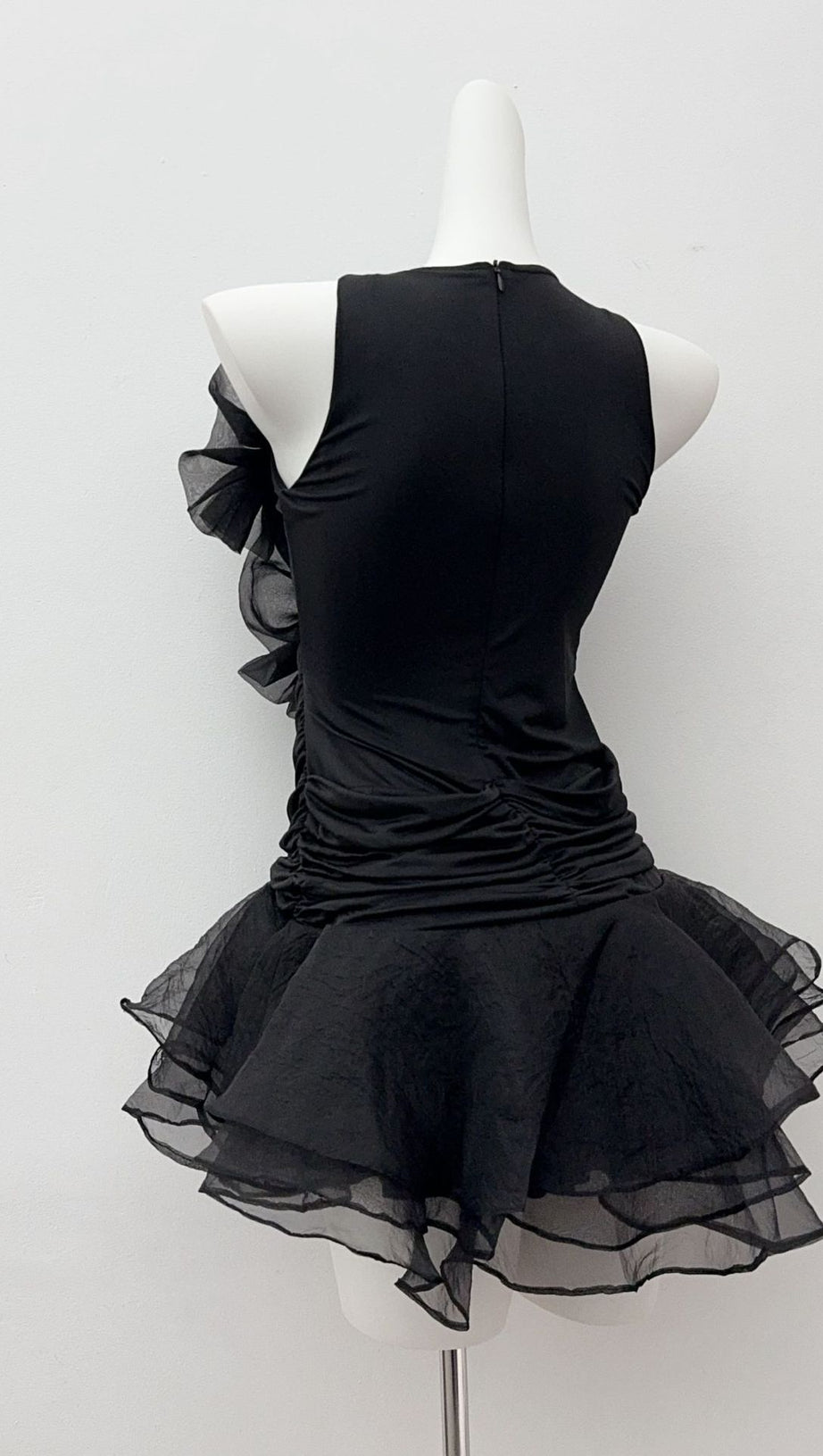 BLACK ROUND NECK SLEEVELESS RUFFLED MINI DRESS