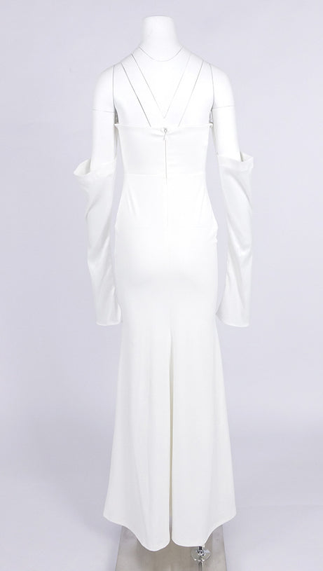 ABITO BIANCO A MANICHE LUNGHE CON SPALLE SCOPERTE