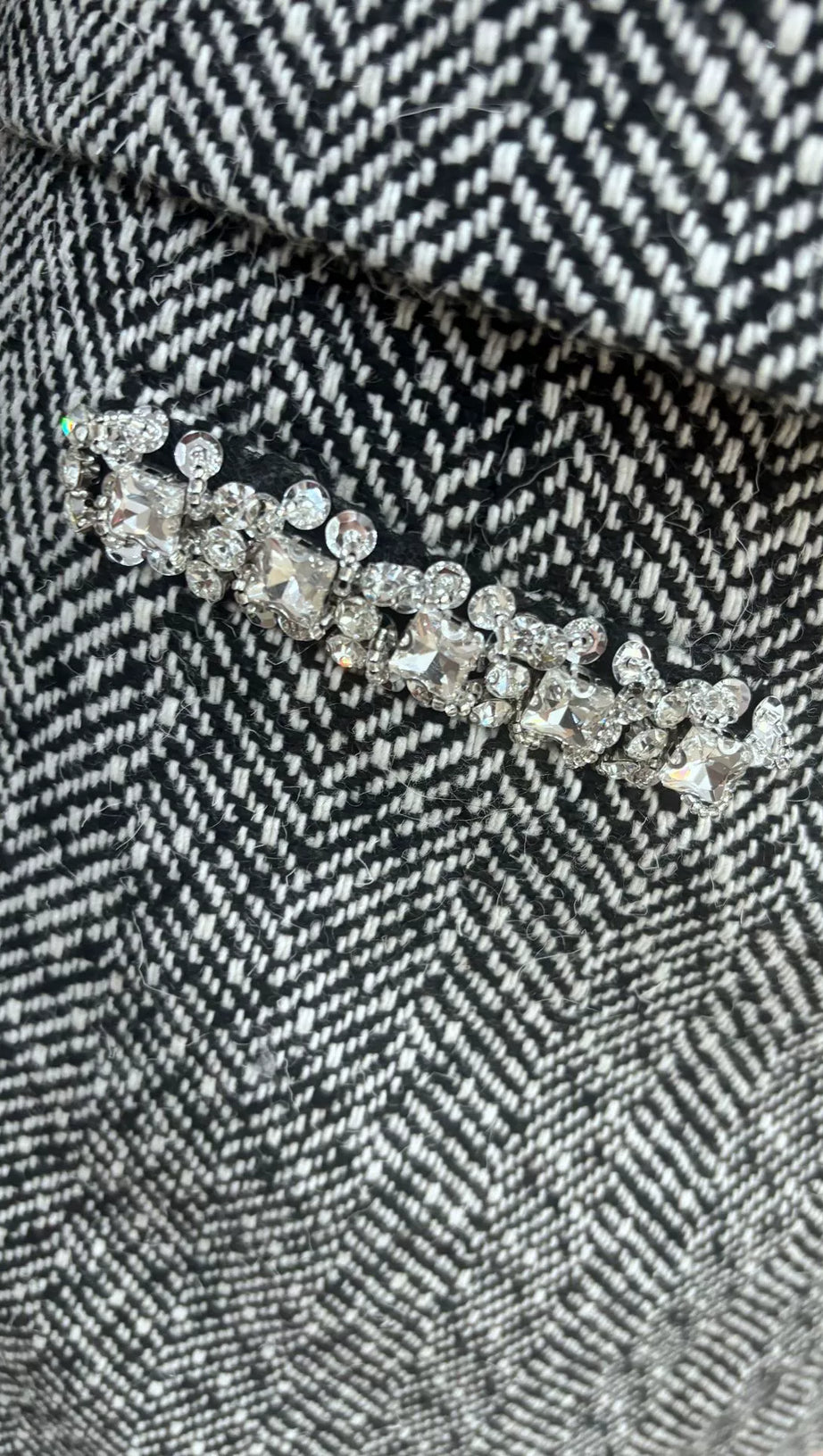 BERYL RHINESTONE -EMBELLISHMENT KNITTED MINI SKIRT IN BLACK