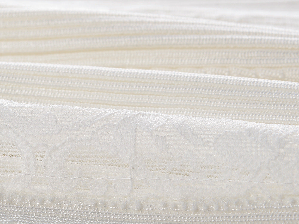 Weißes Midikleid aus Strick mit Spitzeneinsatz